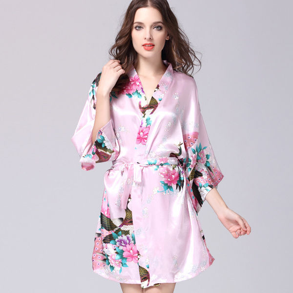 老婆托人从香港买回来叫“什么睡衣”的，好看不说，快把我折磨死