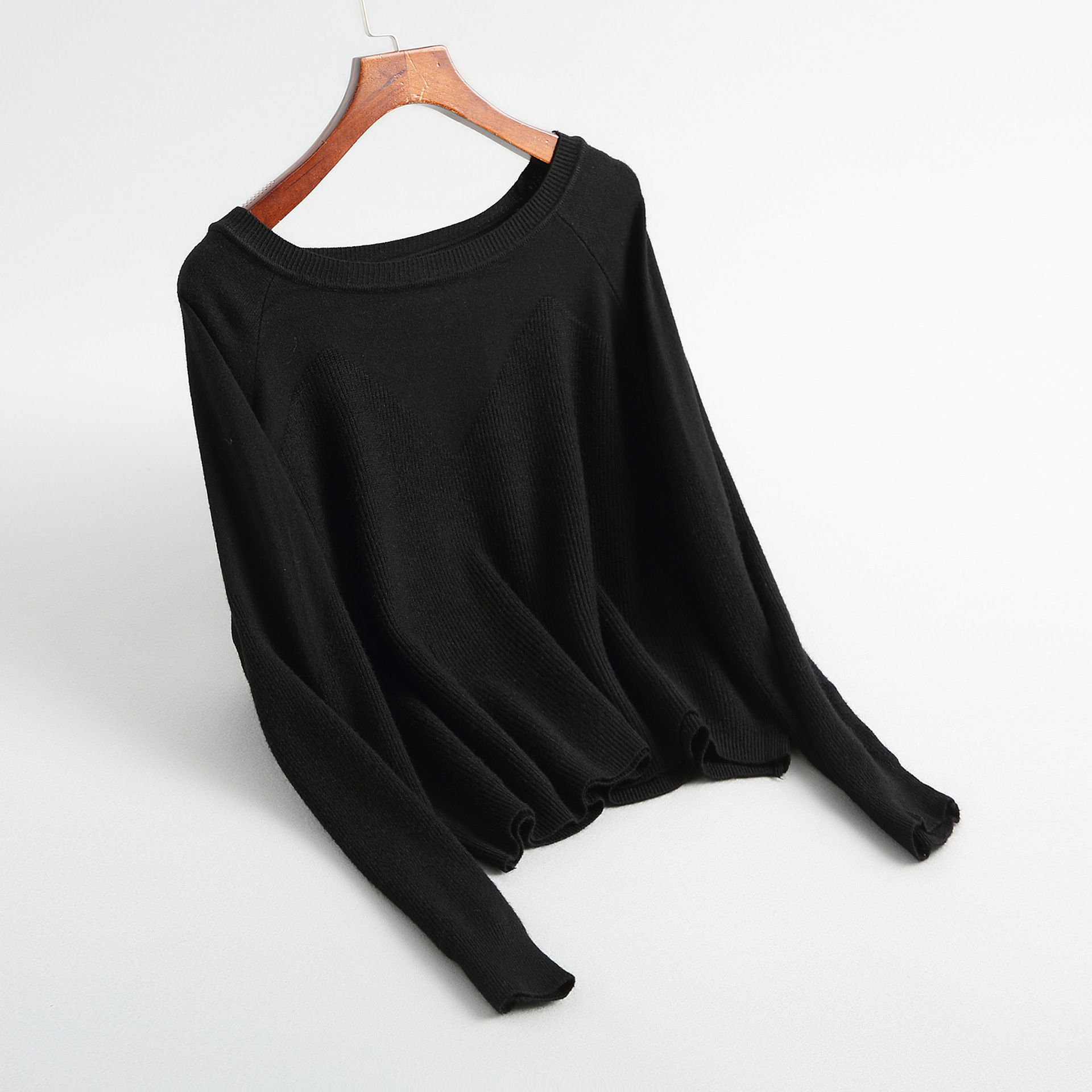 我滴天，53岁姨妈也太时髦了，秋天穿小衫配短裙，美嫩赛90后