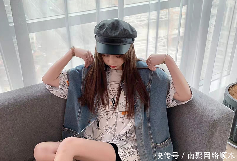  「面搭配一」可盐可甜的无袖背心外套，如果衣柜里没有的话，好遗憾呀