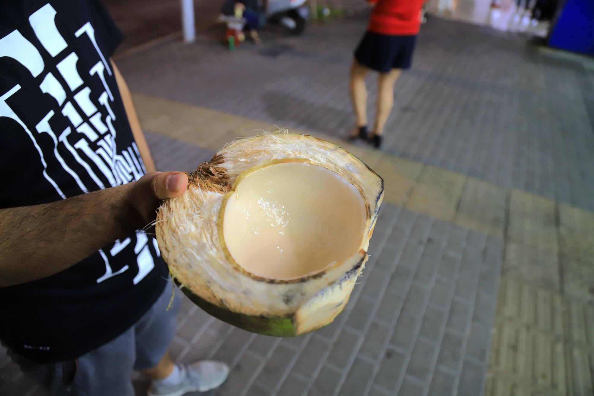 【遇上一座城】请到天涯海角来,一起去看比基尼大长腿的三亚微游