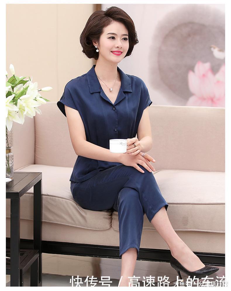 『试试』三伏天不一定穿裙子,试试这6件新款女装,56岁妈妈也能美翻天