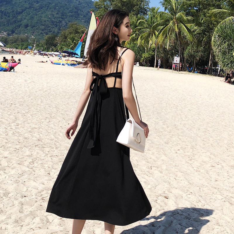 女神级别的吊带连衣裙，穿上气质感满满的，迷倒你的他