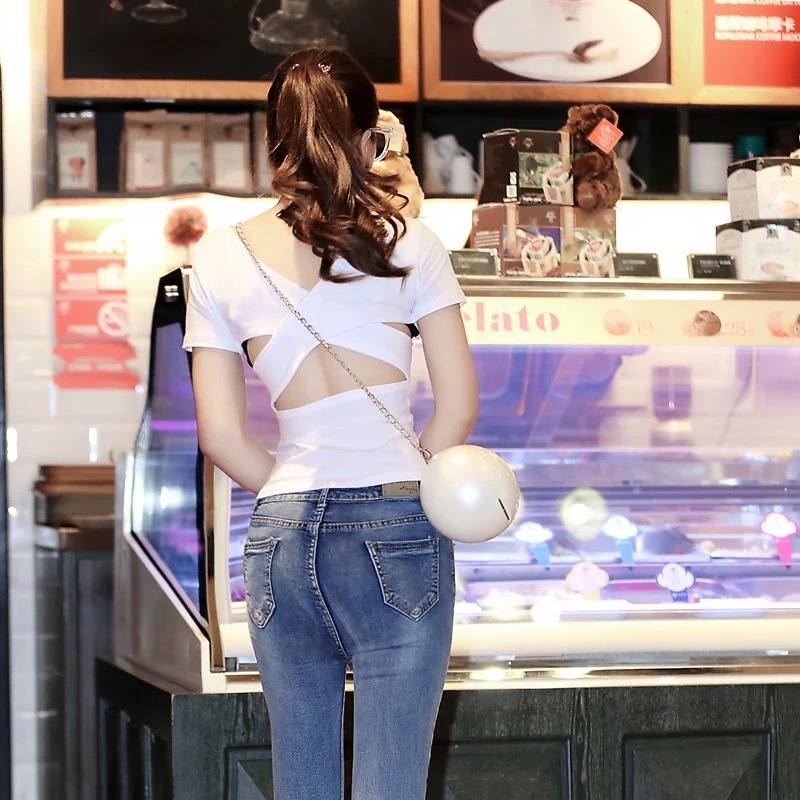 紧身裤打造迷人曲线，简约显气质，最大限度提升格调