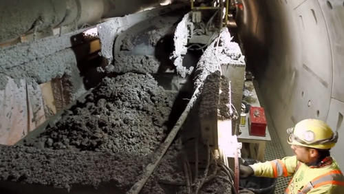  #地铁#地铁挖得那么深，挖出来的泥土都去哪了，为啥没看见运出