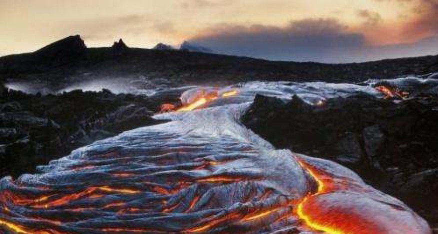 美国发生巨变，世界最大火山已进入喷发期，美媒请帮帮我们