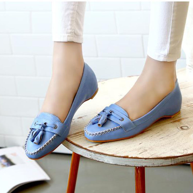 时髦的80后嫂子，早就不穿恨天高，就这样的单鞋，养脚又迷人