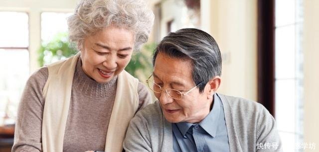 “中人”养老金真的会高于老人养老金吗不妨来看看专家的分析