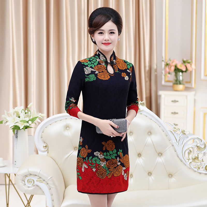 妈妈装，衣服稍微长一点显年轻，还显得有气质