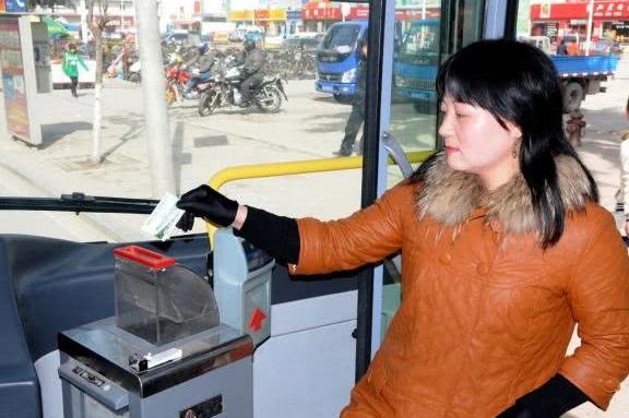 一趟2元！公交车明明不赚钱，为什么从早到晚一直跑？终于明白了