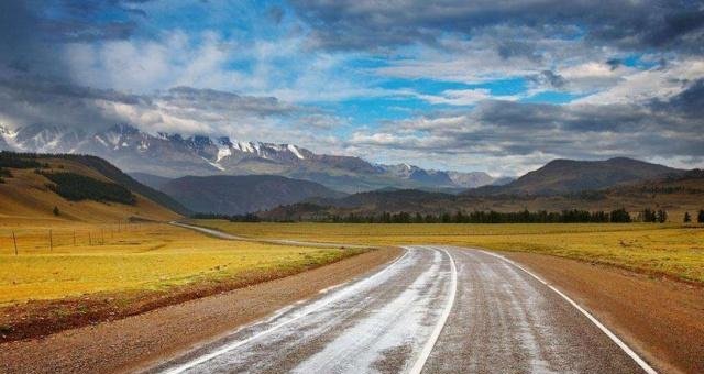 世界面积第一大国，比两个澳洲还要大，却连高速公路都没有几条