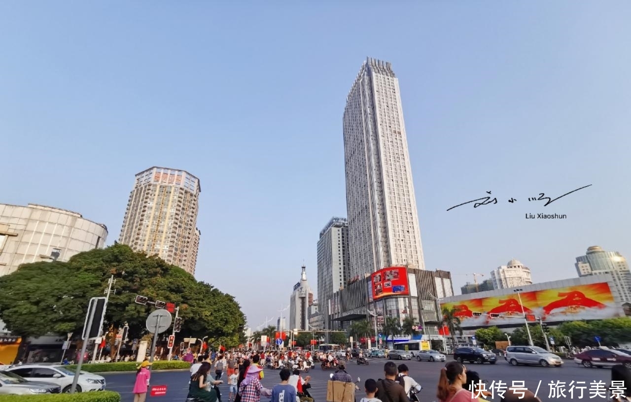 广西南宁最热闹美食街,常年人山人海,南宁人却吐槽:外地人去的