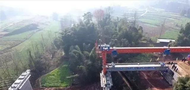 中国最贵的铁路1公里12个亿,为了守卫疆土,中国决定修！