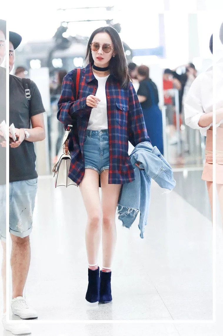 露脚踝过时了?今年秋天露袜子才是真时髦!