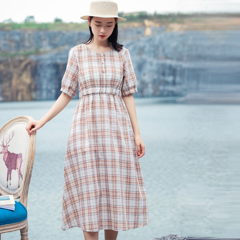 胯宽屁股大还在穿紧身裤?穿上这些连衣裙，不仅减龄还凹身材