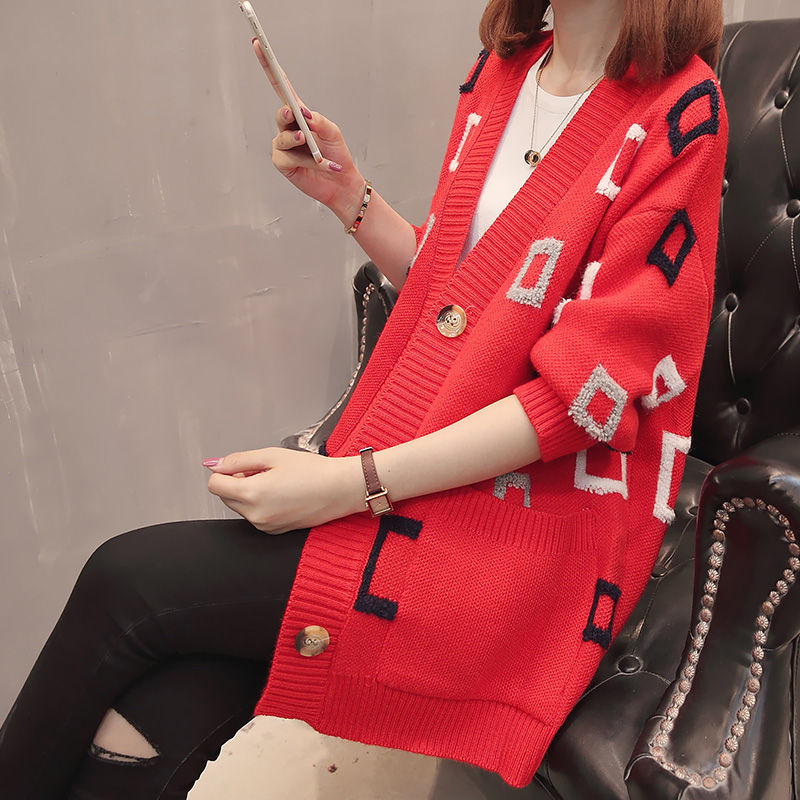 32的老婆，今秋风衣都不穿了，一口买了5件开衫，的确洋气多了