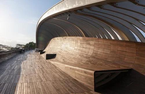 世界上有七座奇特的大桥，给人强烈的视觉冲击，还便捷了出行