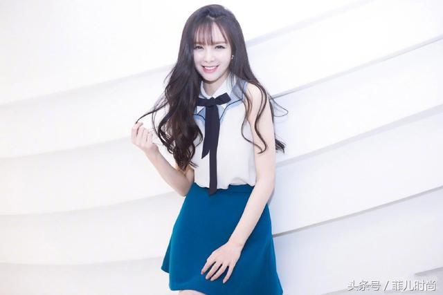 沈梦辰太狠了!穿短裤在大腿处割2刀,网友:为了显腿长豁出去了