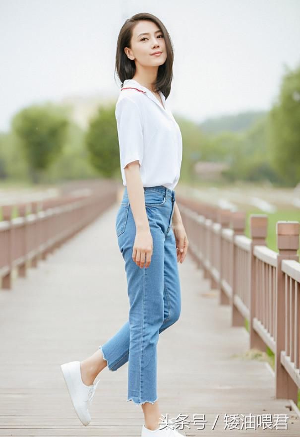 高圆圆玩起性感来，那叫一个养眼，看得人眼珠子都掉出来了！