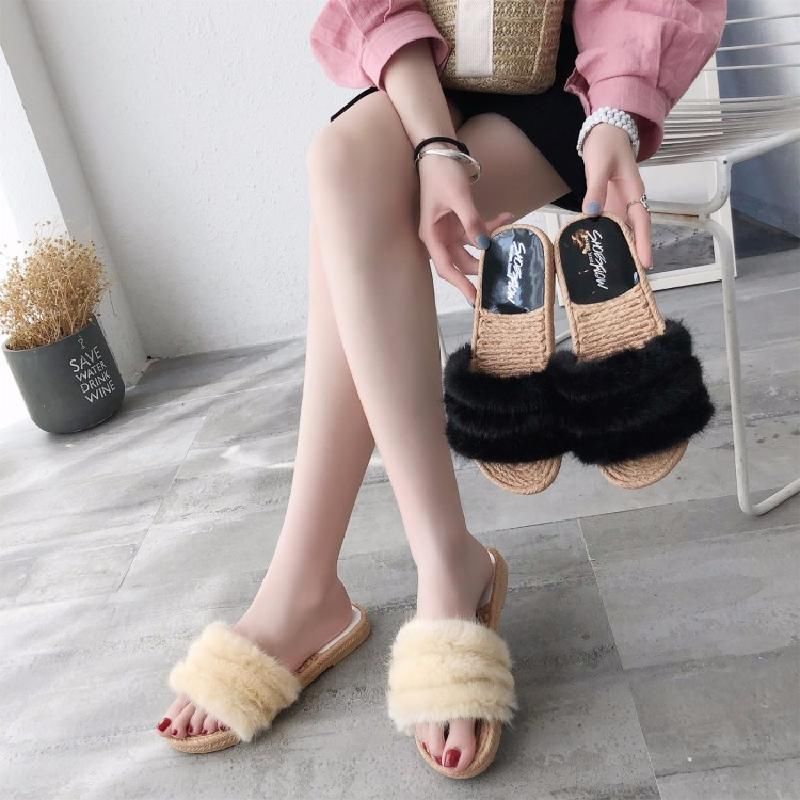 选择这样的凉鞋，给你的美足降降温~