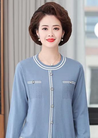 显嫩:春季小衫,正好开春穿,减龄显嫩,凸显女人魅力气质,美美过阳春
