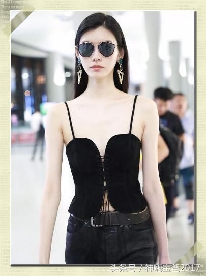 奚梦瑶穿着打扮越来越夸张，网友：下半身都快闷坏了