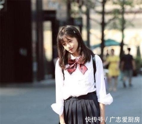 『气质』气质的街拍美女肤白貌美,散发迷人气质