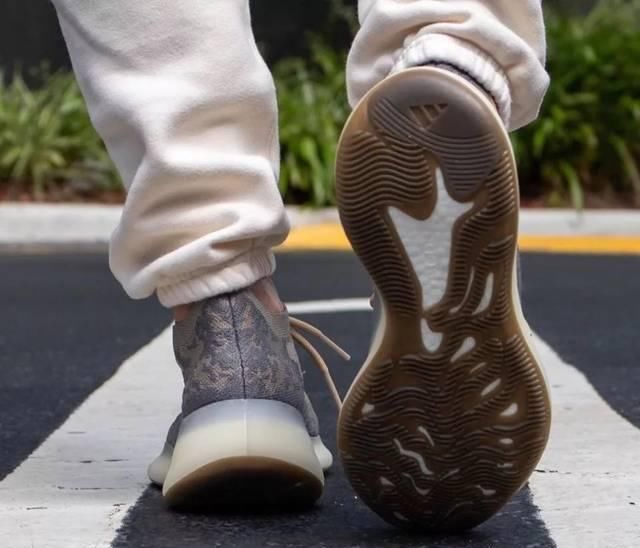  开启抽签发售：业务量挺大，Yeezy 380新＂Mist＂颜色29店摇签开售，速备案！