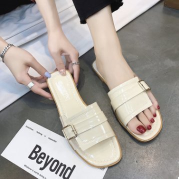 男人超喜欢女人这样穿凉鞋，小巧玲珑的设计，展现时尚个性的你