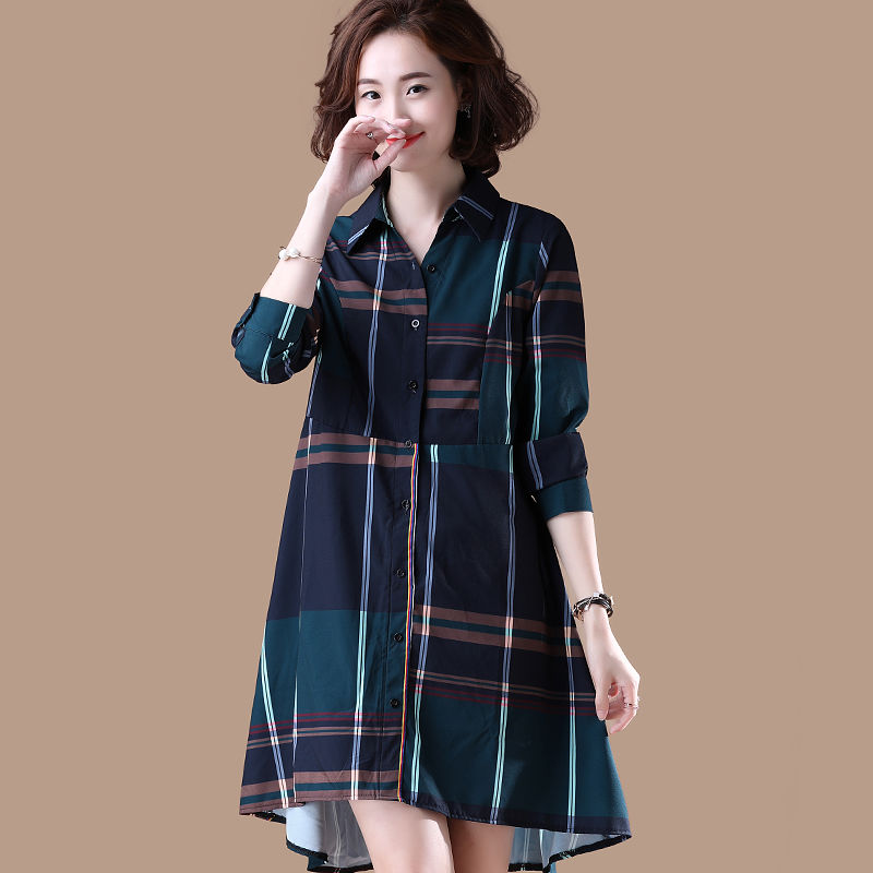 今年不流行穿阔腿裤了，如今流行这样打扮，美的忍不住多看几眼