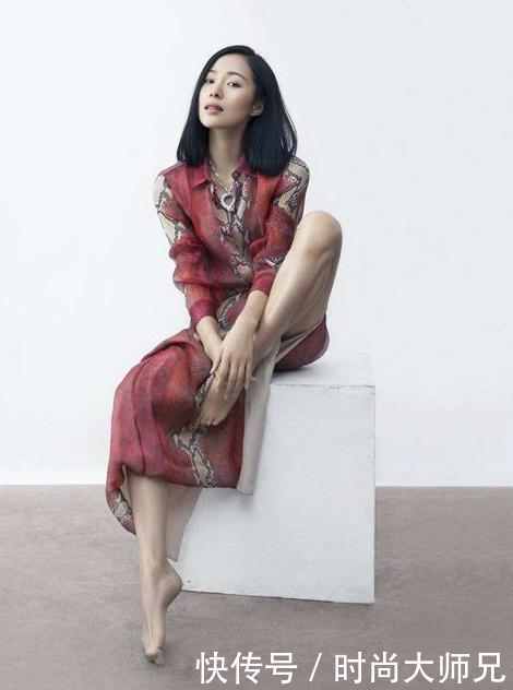 江一燕现身发布会, 裙子太紧显尴尬, 网友: 就不能换大一号的?