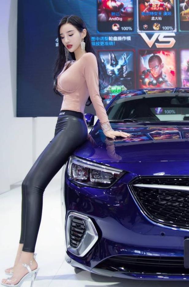 研究生毕业后做车模，小姐姐就是比一般嫩模优秀呀