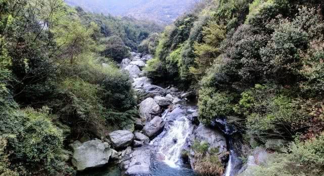 中国避暑胜地，浙江安徽各两处，安徽一处，这是八九月该去的地方
