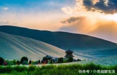  「艺术效果」杜甫的一首杂诗，颔联采用加倍写法，诗圣水平确实高超