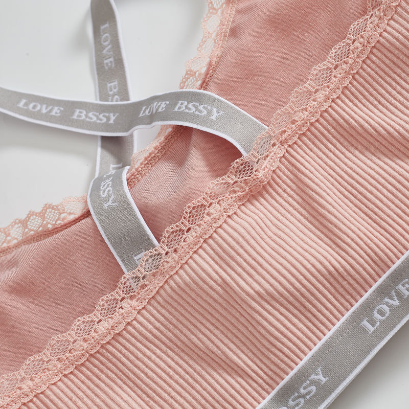 丰满女人不穿文胸，现在流行这样穿，性感迷人，十个男人九个着迷