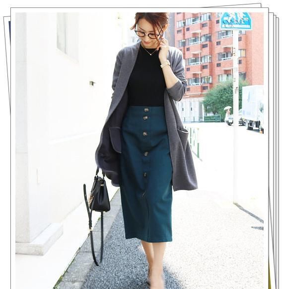 #黑色长款开衫#选择上衣是时尚的关键!流行的日系通勤穿搭look
