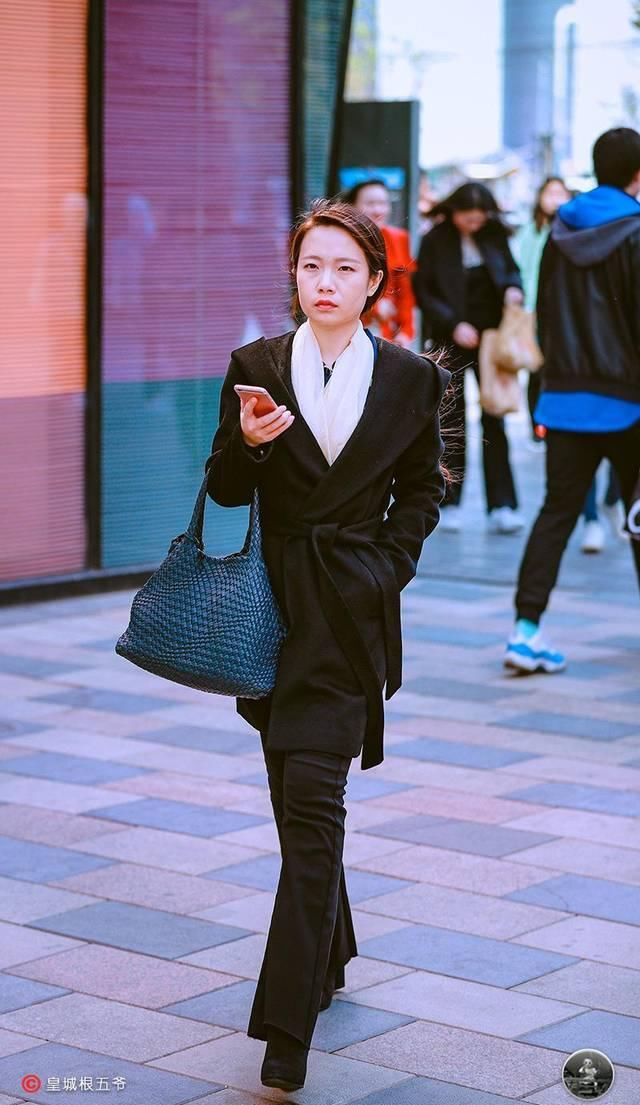  时髦：街拍：学会时尚达人们的穿衣之术，你也可以轻而易举地穿出时髦感