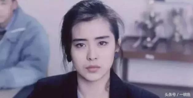 王祖贤从不修眉，邱淑贞最爱大红唇……被火爆抖音复古港风妆惊艳