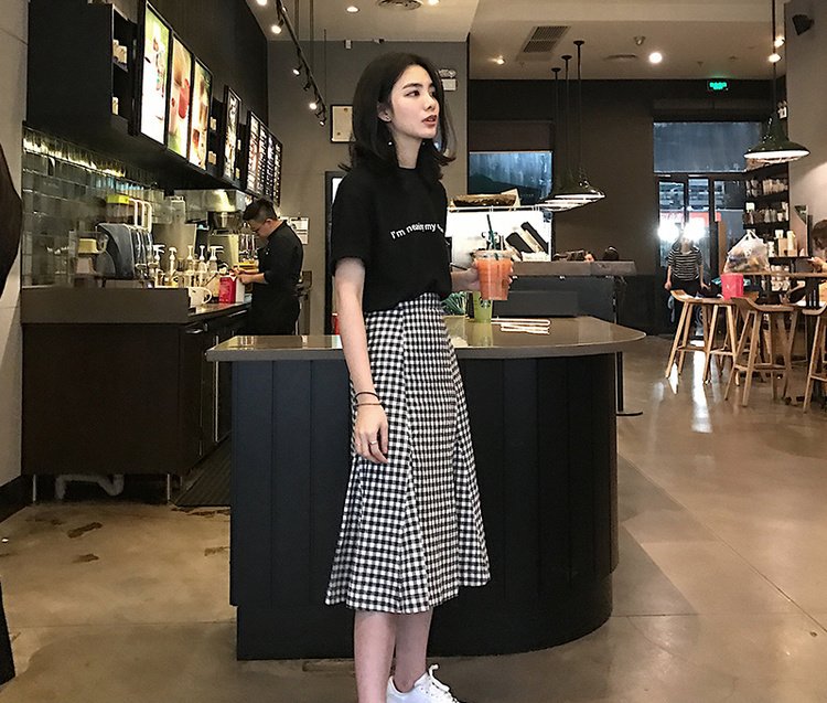 难怪小个子老婆把高跟鞋都扔了！晚晚风装+平鞋，上身既显腿长