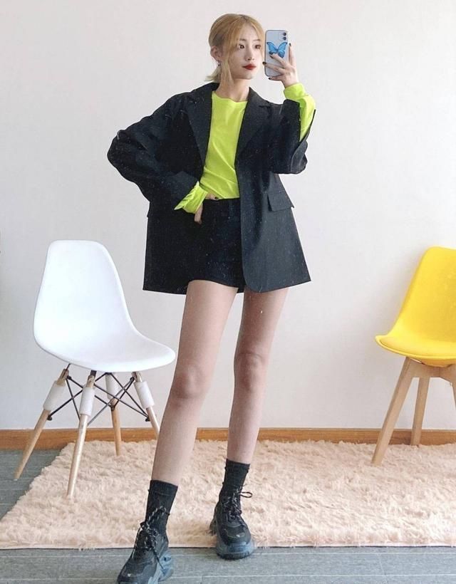  『时髦』普通女孩穿好荧光色的5个小技巧，学会了时髦感UP