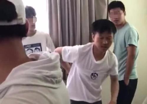 王宝强专用替身假扮导演，设骗局潜规则女演员被打，视频曝光