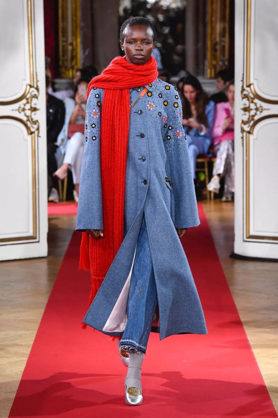 如何才能坐上四大时装周秀场的头排?