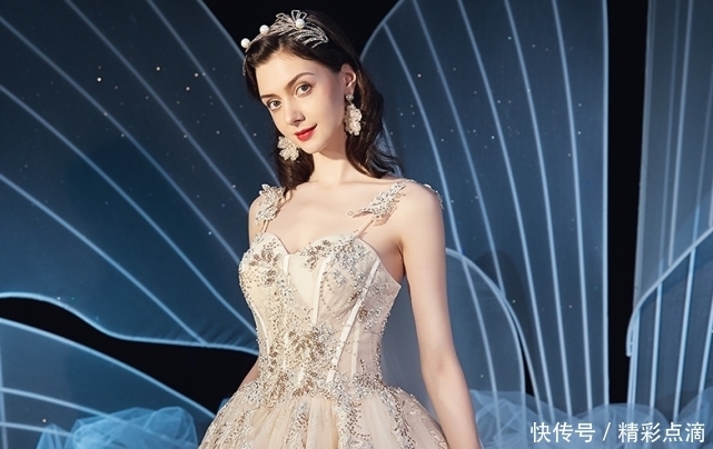 特别:3款婚纱,哪一件是最让你心动的?测他对你的第一印象怎么样?
