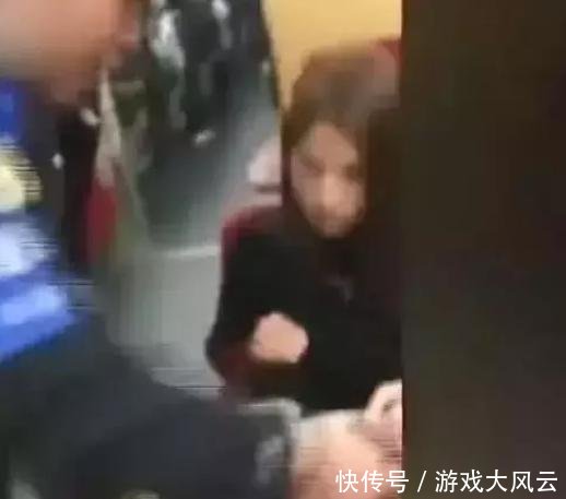 女子高铁使用自热盒饭，致使高铁减速 乘警你这盒饭吃的贵了啊！