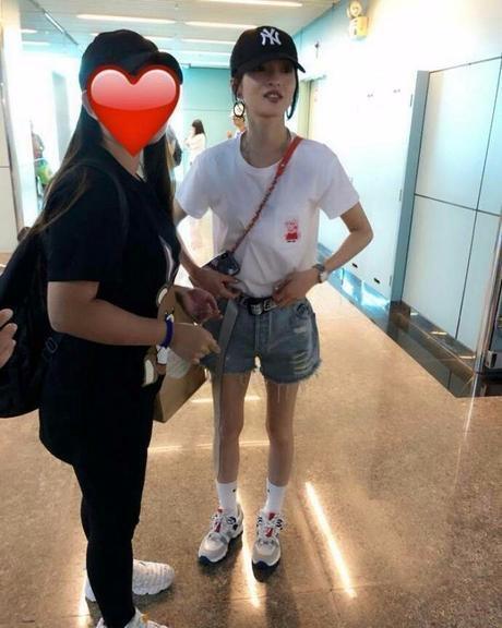 张韶涵这裙子看的人真心难受，全部往腰上塞！网友：怎么脱下来？