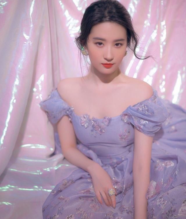 『刘亦菲』刘亦菲有哪些神图, 从小到大美的惊艳