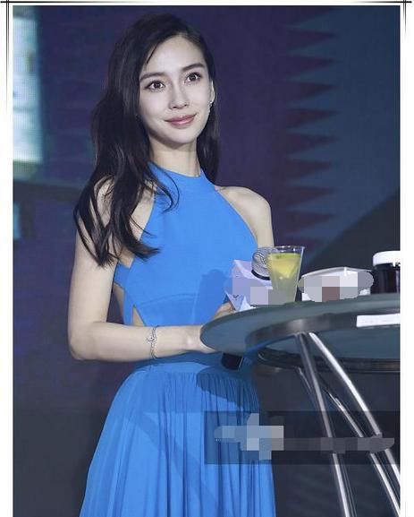 杨颖为捞金真是拼！后背几乎全裸出镜，网友：这才是最高级的露法