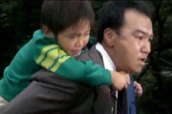  『道歉法』中国爸爸妈妈的5种“致歉法”，讨人喜欢又搞笑！第一种很多人都经历过
