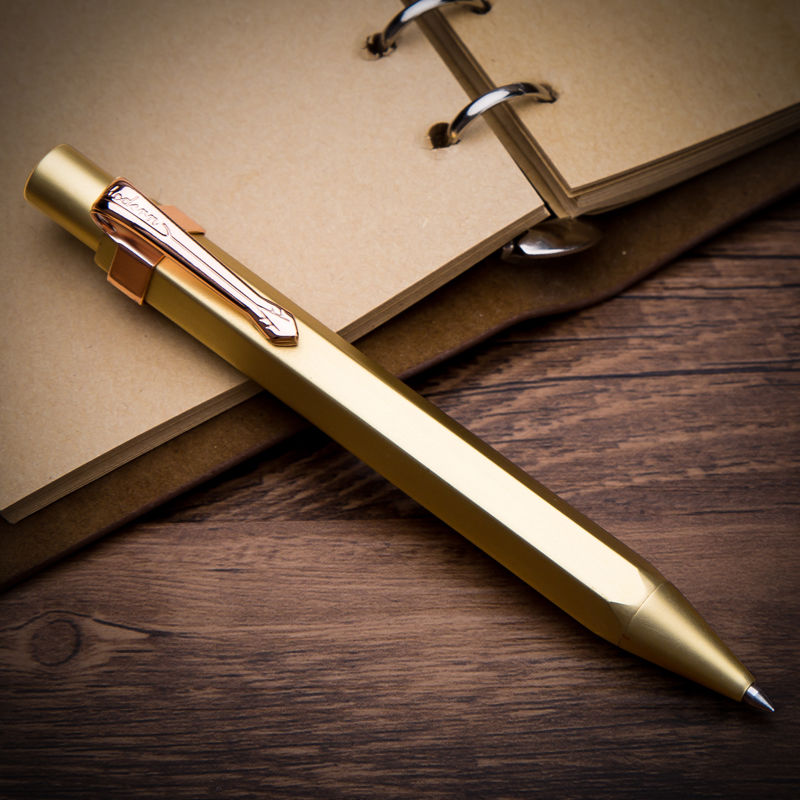 老公说:少抽两盒中华烟，也要买下这黄铜小物，看上去帅的不得了