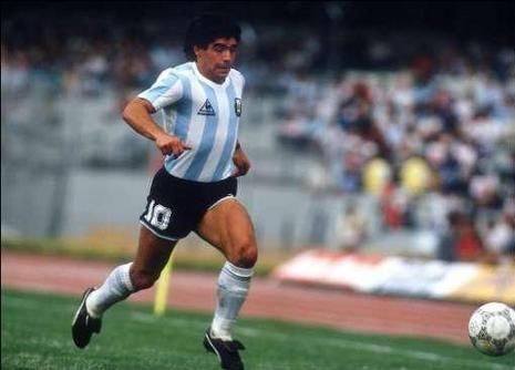 马拉多纳被传去世，悬赏1万美元寻找造谣者，需要这种较真劲儿