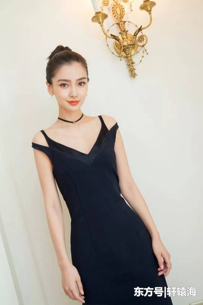 看了杨颖穿连衣裙，再看看章泽天，网友:一个端庄，一个仙气十足